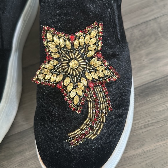 Sam Edelman Leila 2 Women’s Stars And Moon Embellished Black Sneaker - Picture 3 of 6